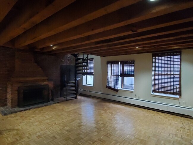 Building Photo - 57 Fulton St