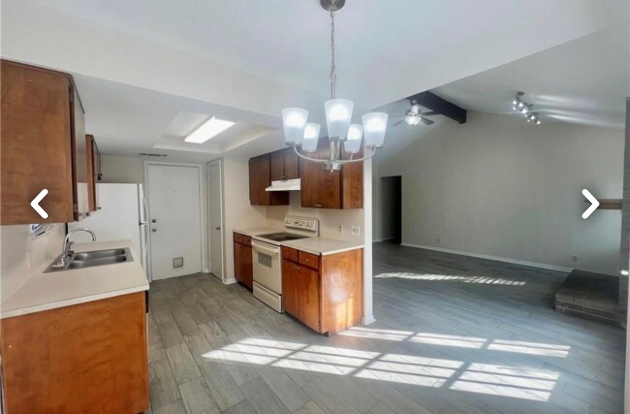 Building Photo - 1712 Ridgeway
