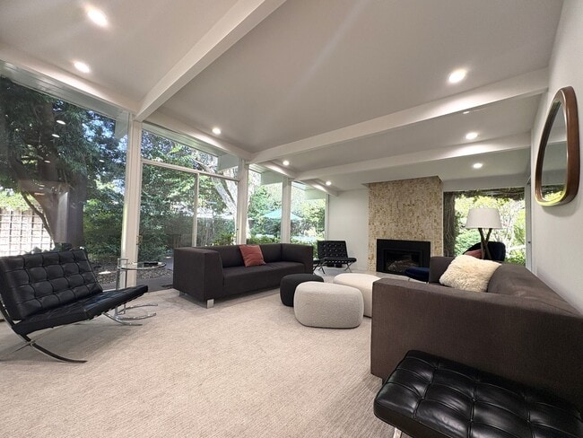 Building Photo - Eichler-Style Gem in Desirable Triple El N...