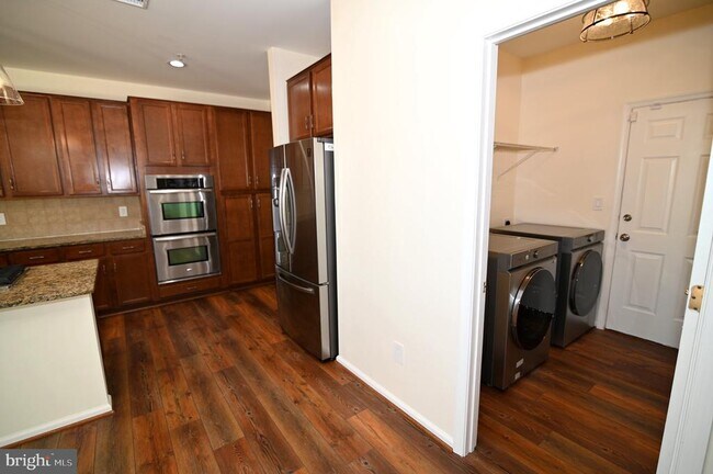 Building Photo - 7001 Chaptico Ct