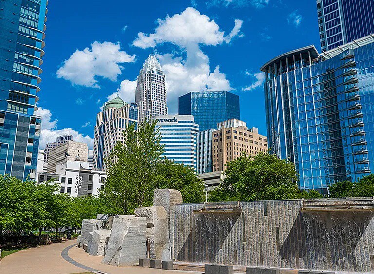 Building Photo - 1025 Brookhurst Dr