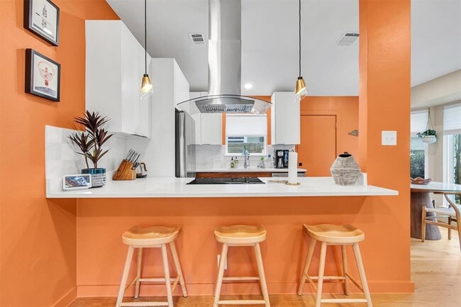 Building Photo - 9700 Sugar Hill Dr