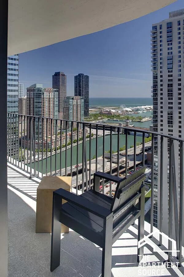 Building Photo - 225 N Columbus Dr