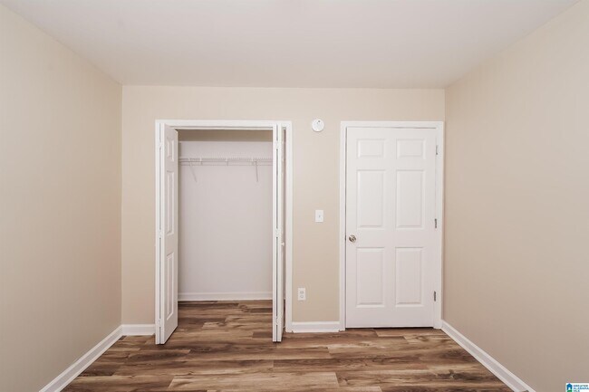 Building Photo - 1030 Moonlite Dr