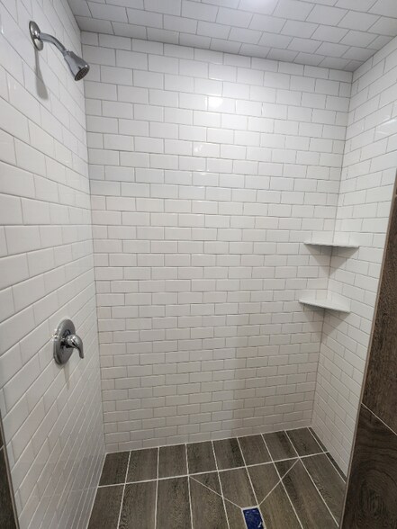 Building Photo - 151 S Main St