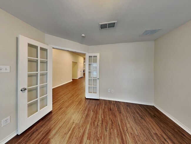 Building Photo - 6937 Meandering Creek Ln