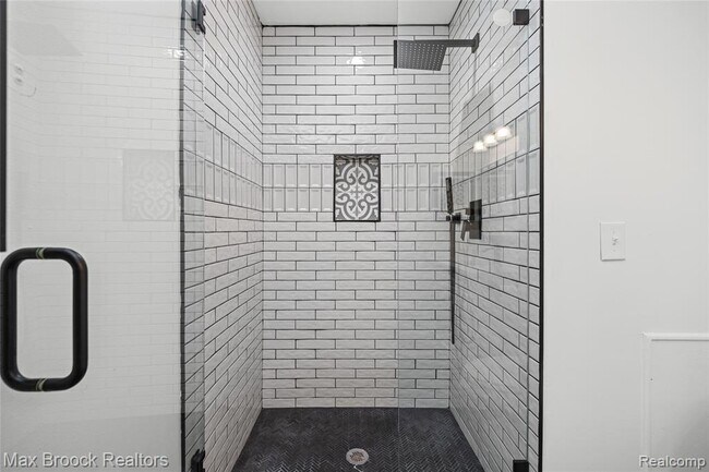 Building Photo - 7432 Azalea Ct
