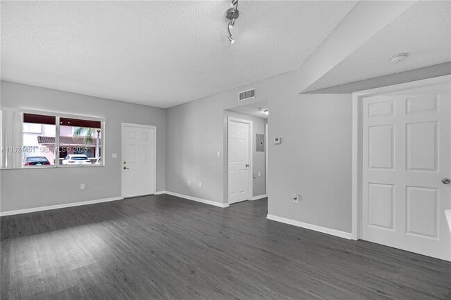 Building Photo - 8021 Lake Dr