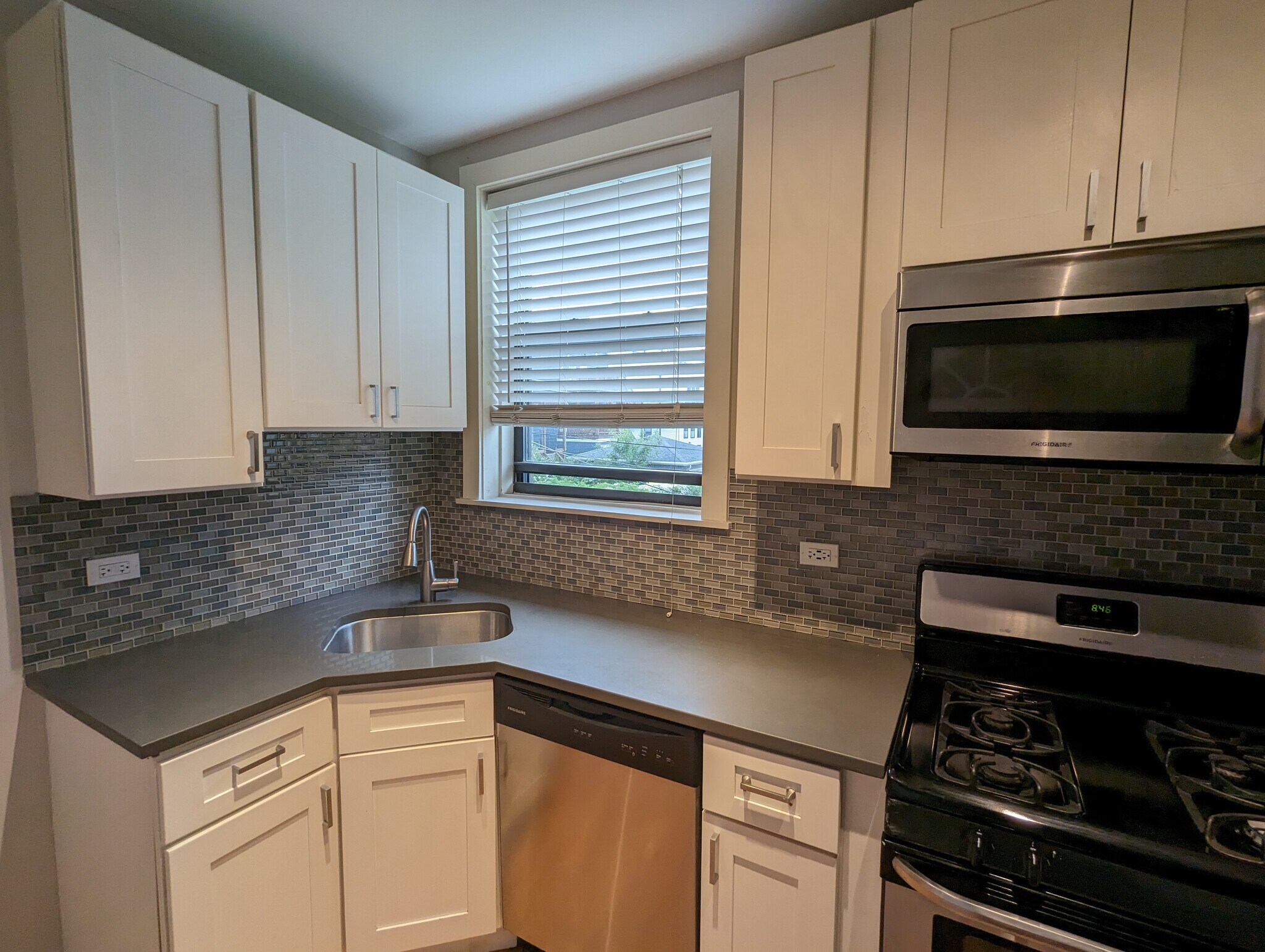 Building Photo - 2329 N Rockwell St