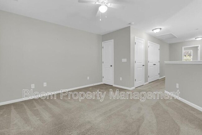 Building Photo - 4995 Hay Bale Ct