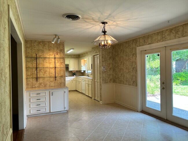 Building Photo - 7214 Sharpview Dr