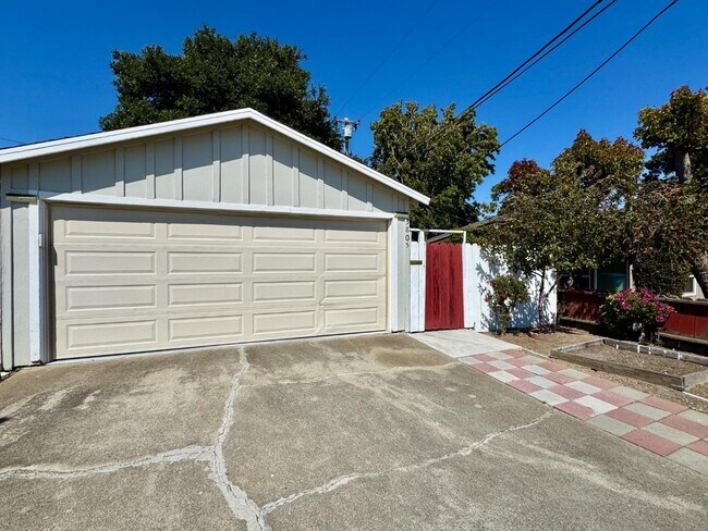 Building Photo - 3801 Pacific Blvd
