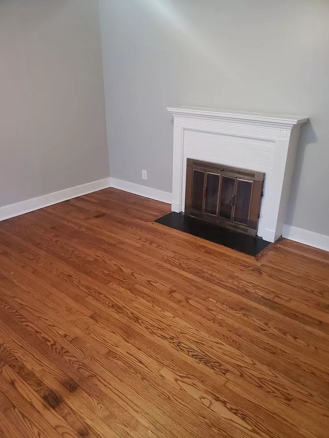 Building Photo - Charming 3 Bed, 2 Bath Home Near It All!