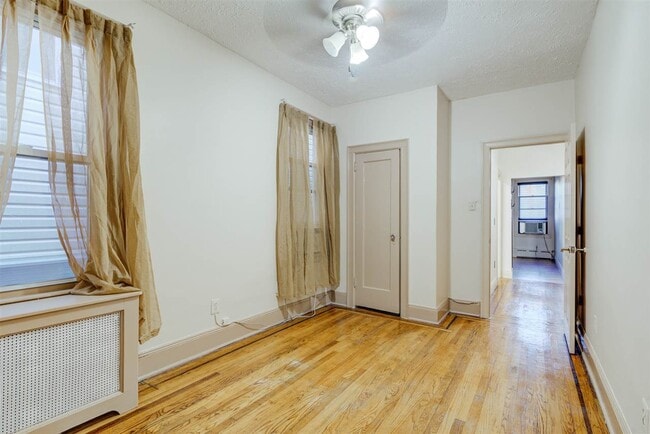 Building Photo - 13 W 27th St