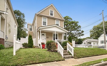 Building Photo - Call Sabrina Thomas Office at 757-767-0767...
