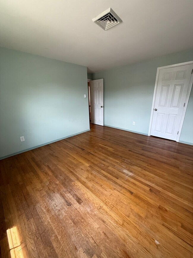Building Photo - 3 Bd/1.5 Bath Twin Home in Perkasie Boro