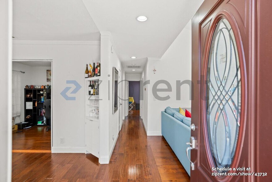 Building Photo - 5947 Southmont Ct