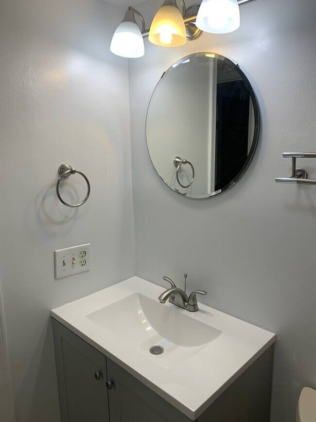 Building Photo - 7640 Tremayne Pl