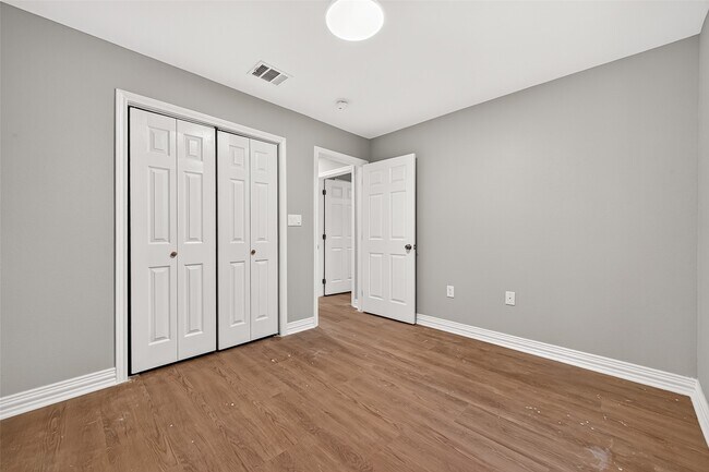 Building Photo - 1722 Shannon Valley Dr