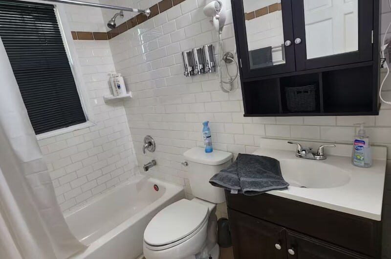 Building Photo - 1725 Hudson Rd