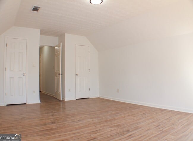 Building Photo - 1060 Grace Dr