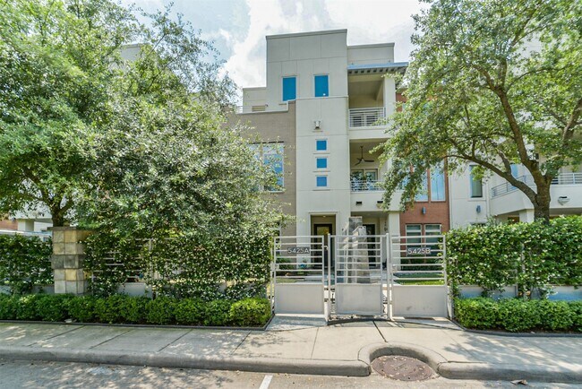 Building Photo - 5425 Hidalgo St