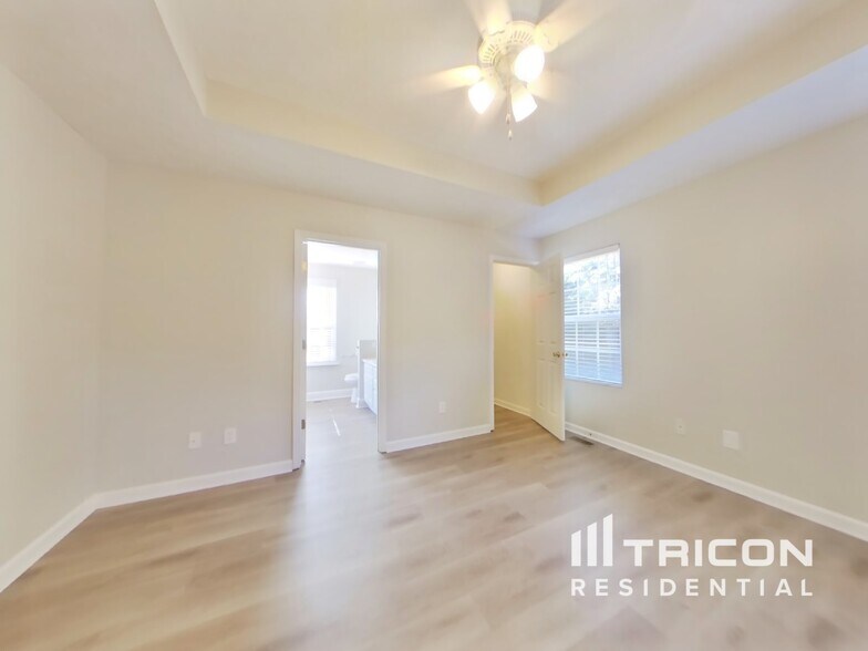 Building Photo - 7020 Cedar Ct