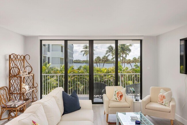 Building Photo - 2860 S Ocean Blvd