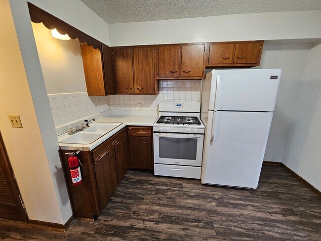 Building Photo - 1BR/1BA East Campus - Short Distance to Campus!!
