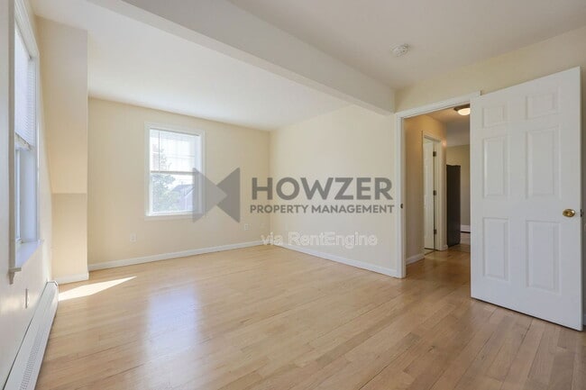 Building Photo - 91 Louis St