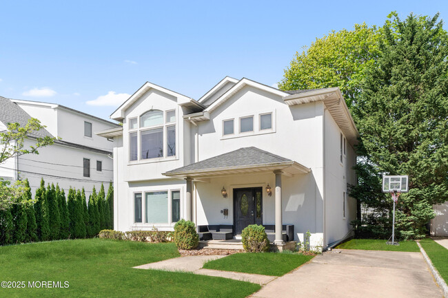 Building Photo - 230 Norwood Ave