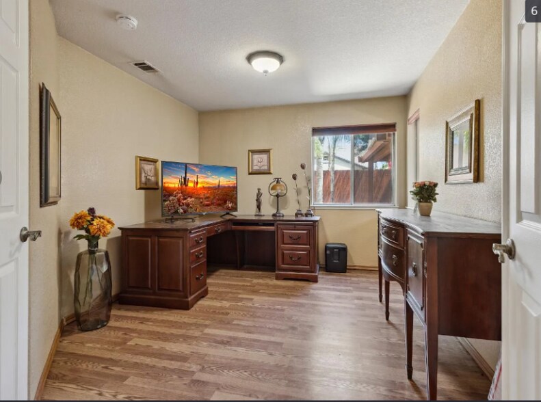 Building Photo - 747 Chenin Blanc Dr