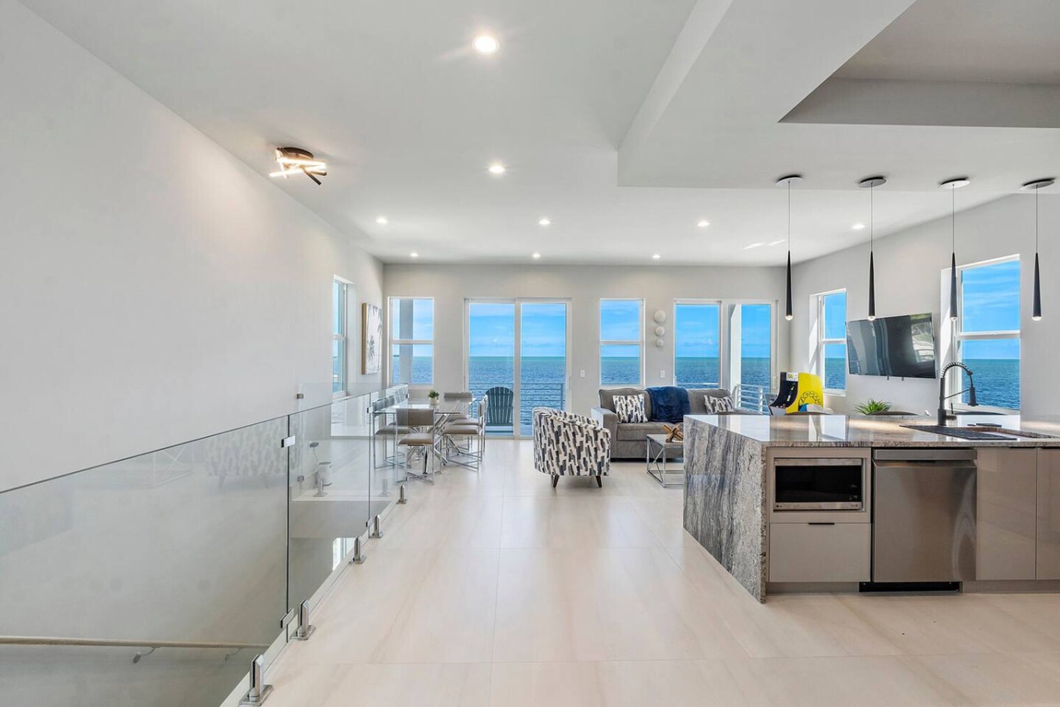 Building Photo - 99 Seaside Ave