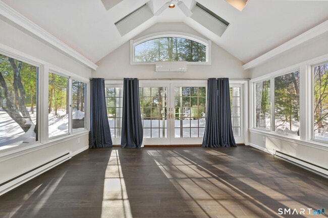 Building Photo - 815 Valley Rd