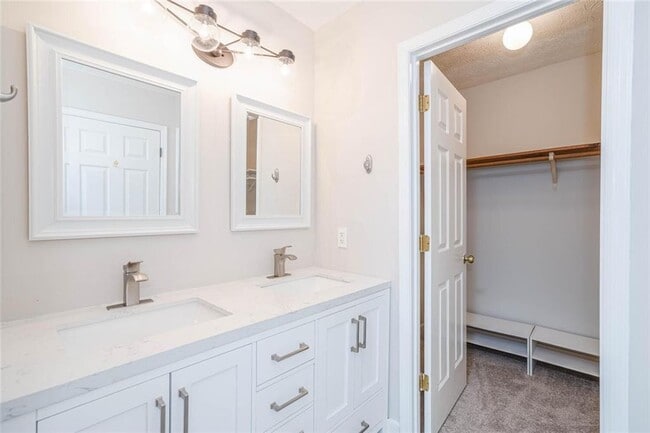 Building Photo - 3281 Mitsy Forest Way NE