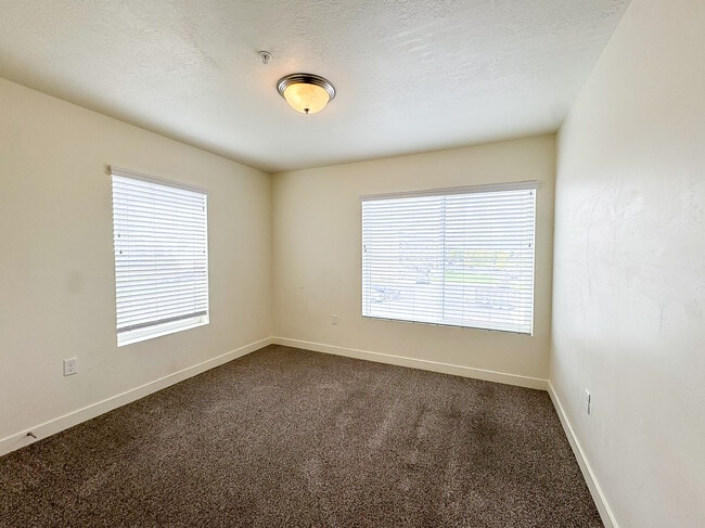 Building Photo - 531 S 850 E