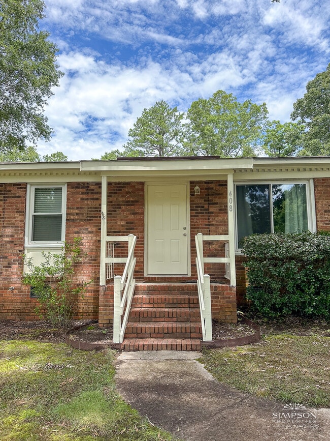 Building Photo - 408 Spring Hill Rd