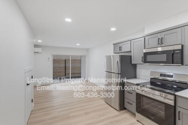 Building Photo - 824 S 19th St