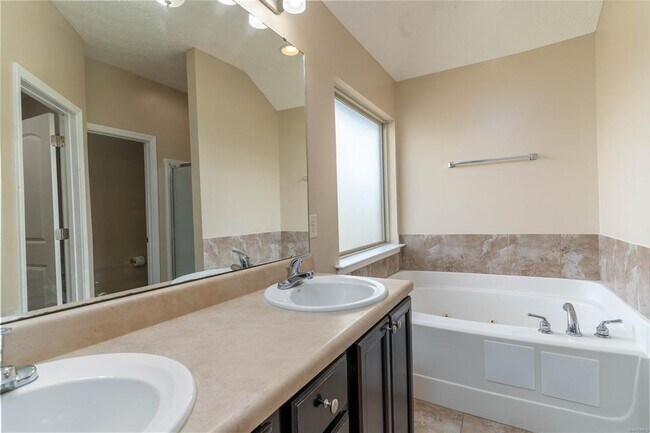 Building Photo - 1818 Cotton Blossom Way