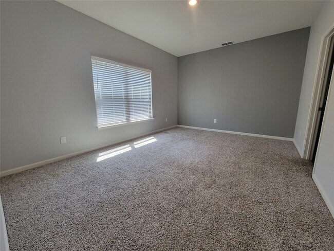 Building Photo - 3012 Villegas Wy