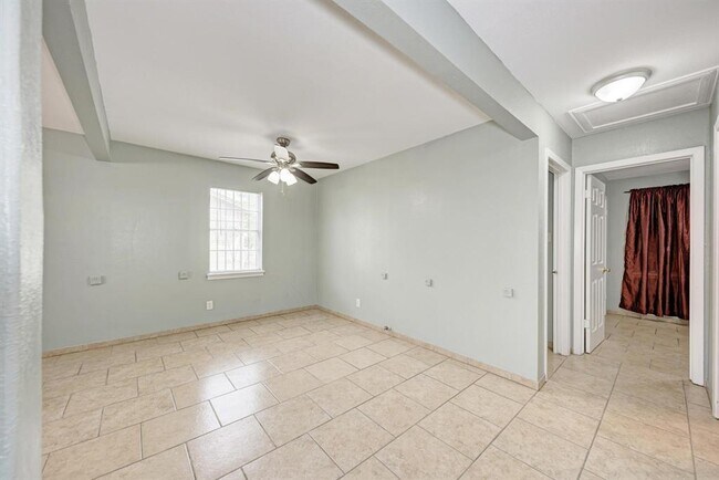 Building Photo - 4701 Bandera Rd