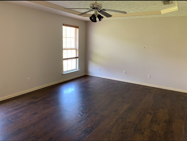 Building Photo - 3005 Malton Dr