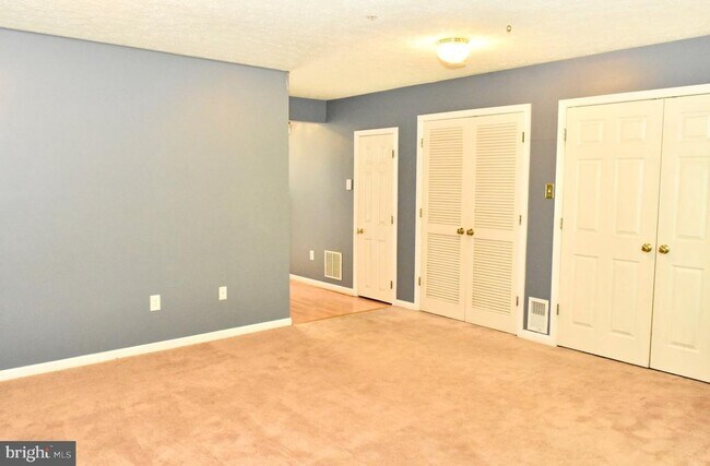 Building Photo - 7005 Cradlerock Farm Ct