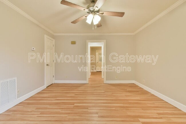 Building Photo - 42-56 Greenwood Cir