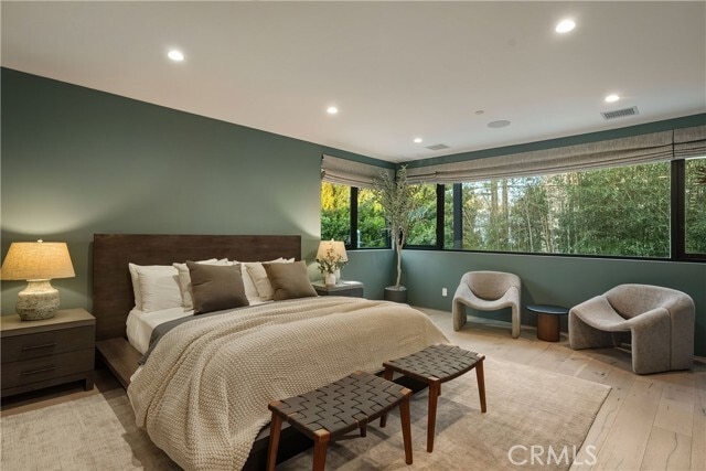 Building Photo - 4242 Vantage Ave