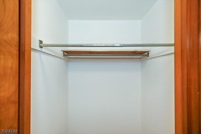 Building Photo - 13 Knapp Ave