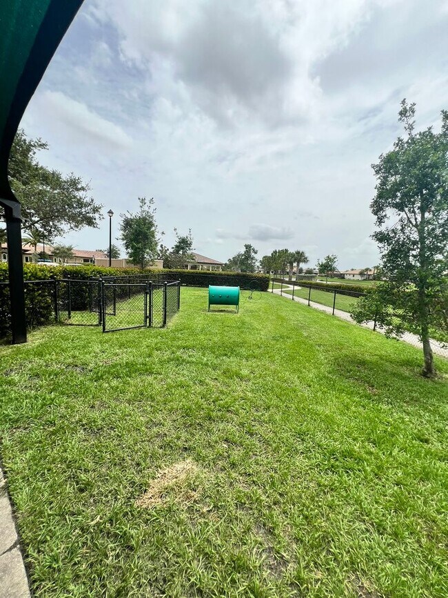 Building Photo - STUNNING LAKEFRONT 3 BEDROOM, 2.5 BATH HOM...