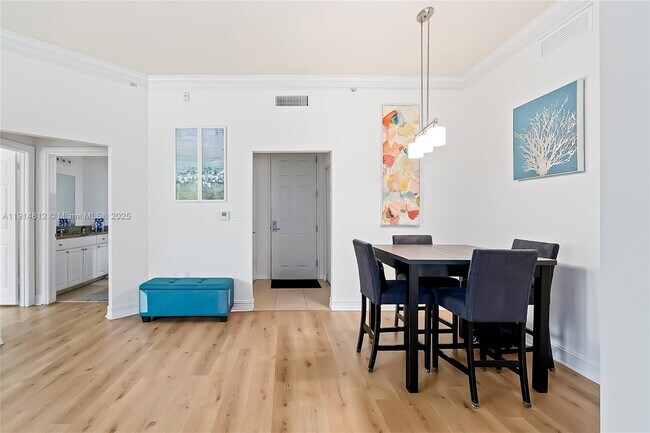 Building Photo - 3001 NE 185th St