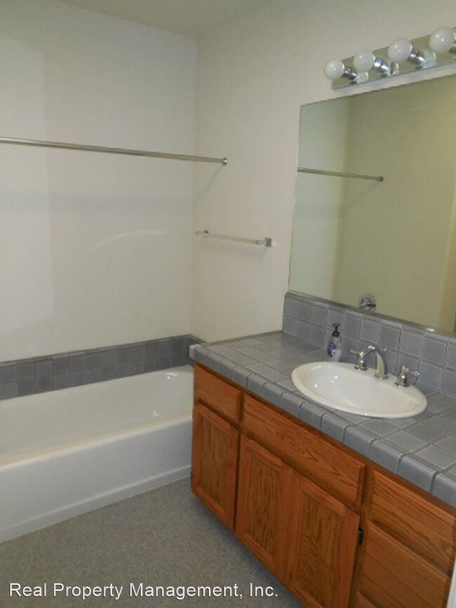 Building Photo - 4 br, 2 bath House - 2941 Shadowbrook Ln