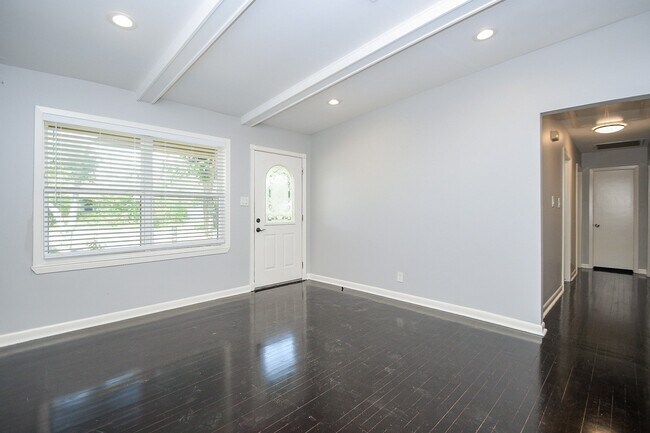 Building Photo - 5209 De Milo Dr